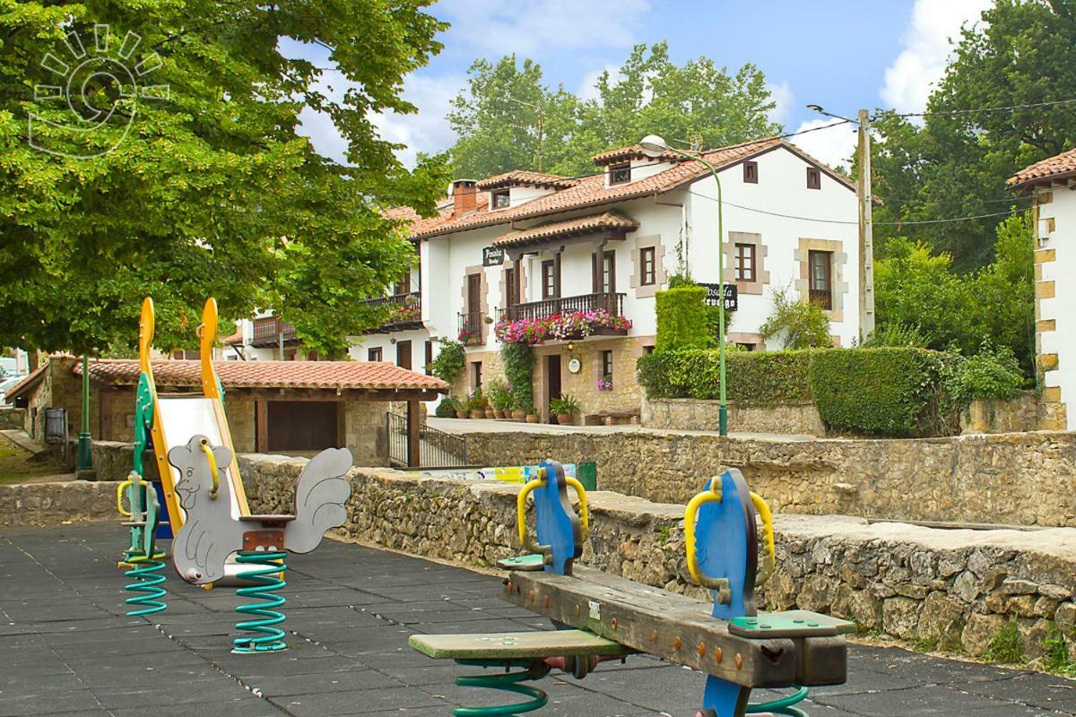 Posada Revolgo Santillana del Mar Exterior foto